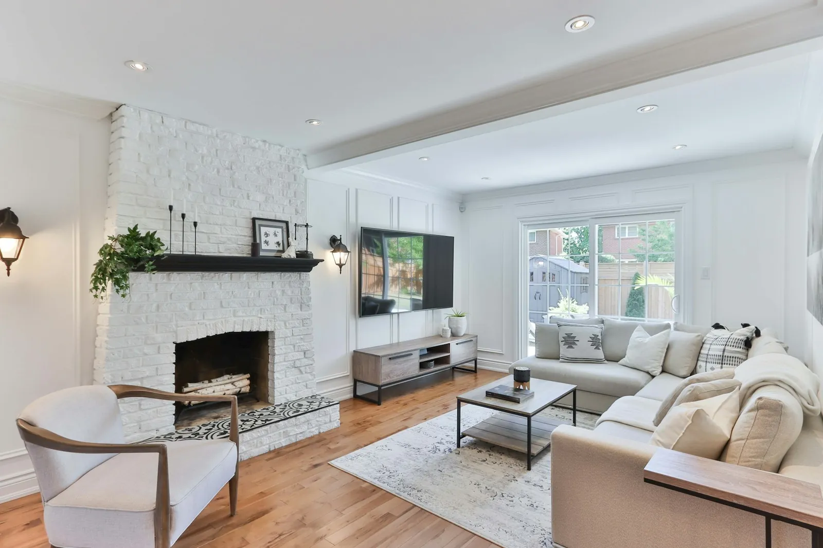 14 Larkspur Close, living room