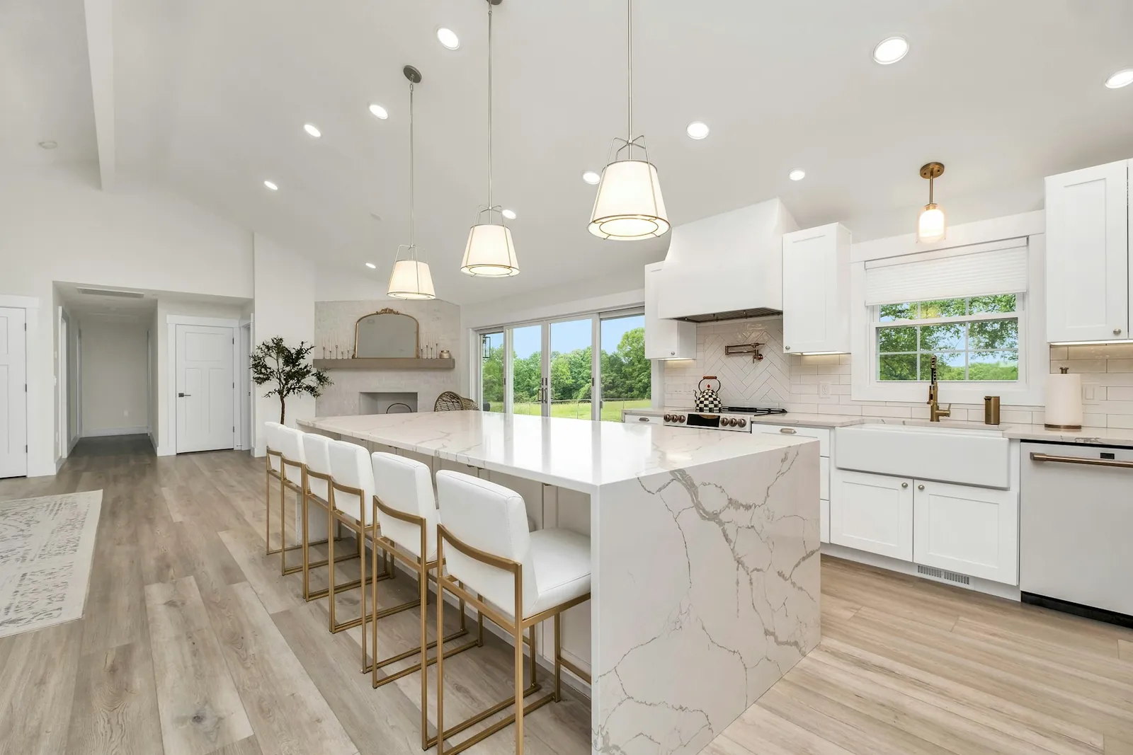 14 Larkspur Close, kitchen
